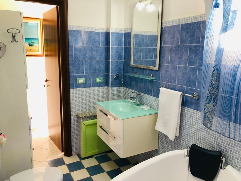 photo 12 Location entre particuliers Valledoria appartement   salle de bain 1