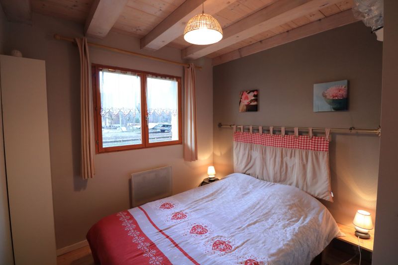 photo 5 Location entre particuliers Morillon Grand Massif chalet Rhne-Alpes Haute-Savoie chambre 1