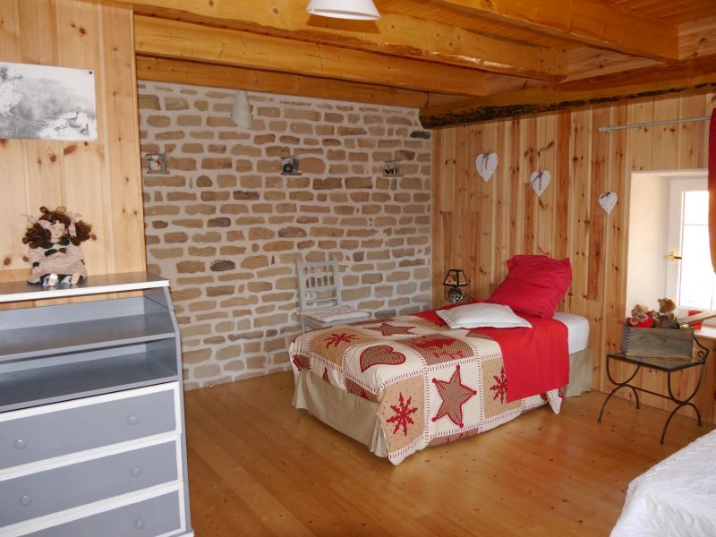 photo 11 Location entre particuliers pinal maison Lorraine Vosges chambre 2