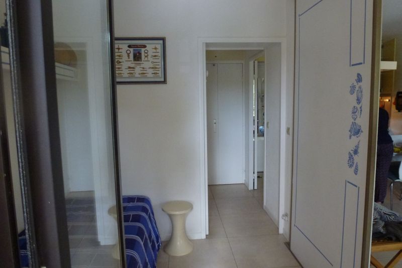 photo 14 Location entre particuliers Six Fours Les Plages appartement Provence-Alpes-Cte d'Azur Var Couloir