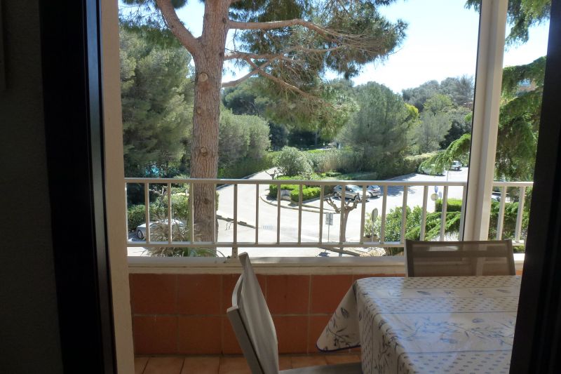 photo 11 Location entre particuliers Six Fours Les Plages appartement Provence-Alpes-Cte d'Azur Var Vue du balcon