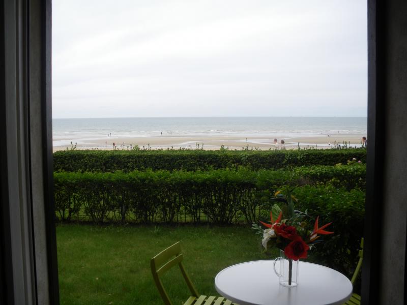 photo 7 Location entre particuliers Cabourg appartement Basse-Normandie Calvados Vue de la terrasse