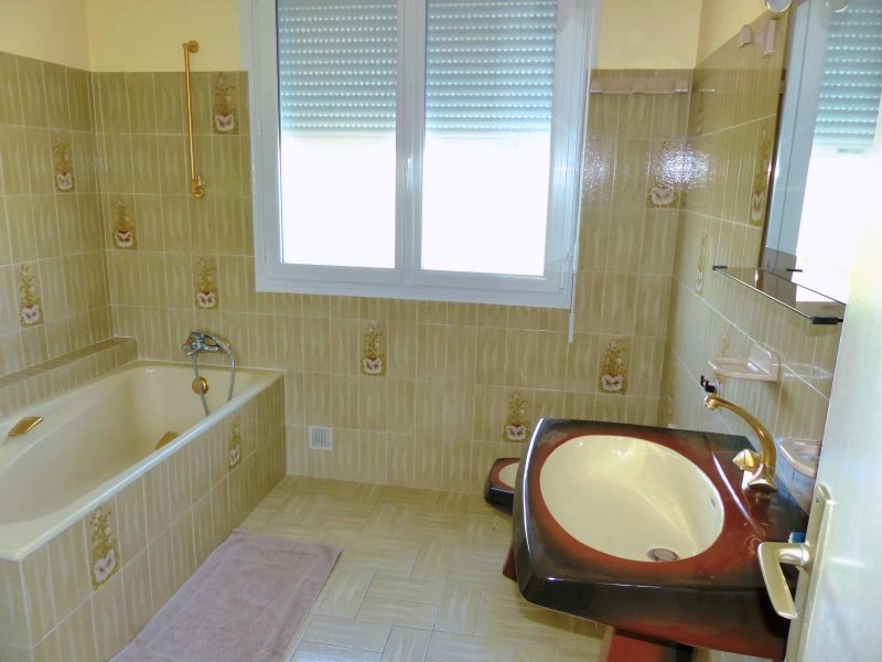 photo 14 Location entre particuliers Audierne maison Bretagne Finistre salle de bain 1