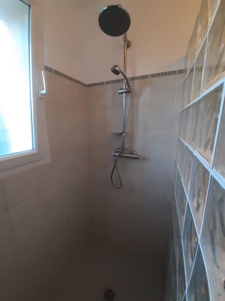 photo 10 Location entre particuliers Solenzara appartement Corse Corse du Sud salle de bain