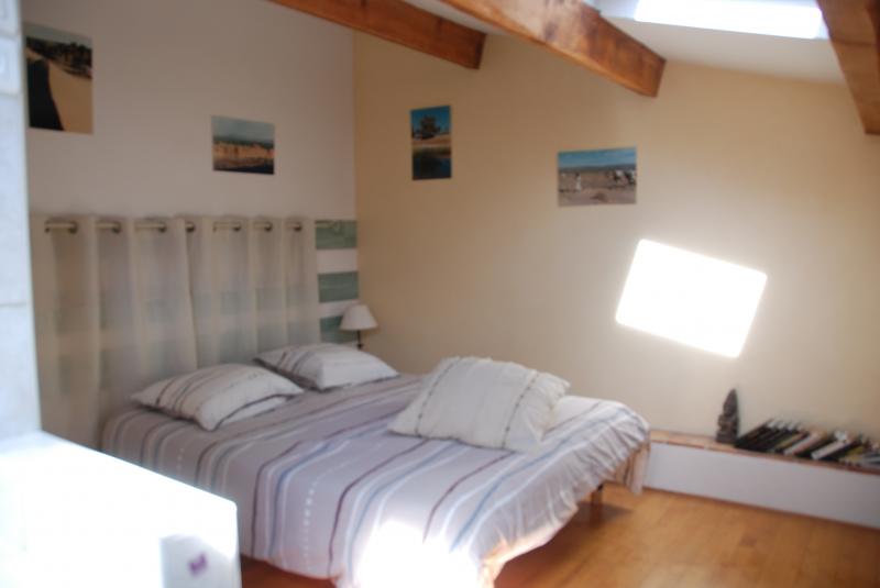 photo 3 Location entre particuliers Salon de Provence gite Provence-Alpes-Cte d'Azur Bouches du Rhne chambre