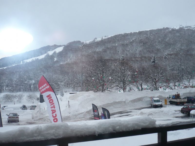 photo 9 Location entre particuliers Besse - Super Besse studio Auvergne Puy-de-Dme Vue de la terrasse