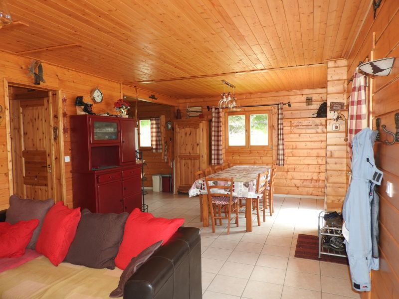 photo 2 Location entre particuliers La joue du Loup chalet Provence-Alpes-Cte d'Azur Hautes-Alpes Salle  manger