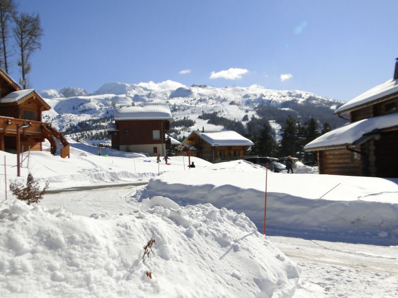 photo 14 Location entre particuliers La joue du Loup chalet Provence-Alpes-Cte d'Azur Hautes-Alpes Vue de la terrasse