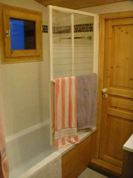 photo 19 Location entre particuliers Mribel appartement Rhne-Alpes Savoie salle de bain