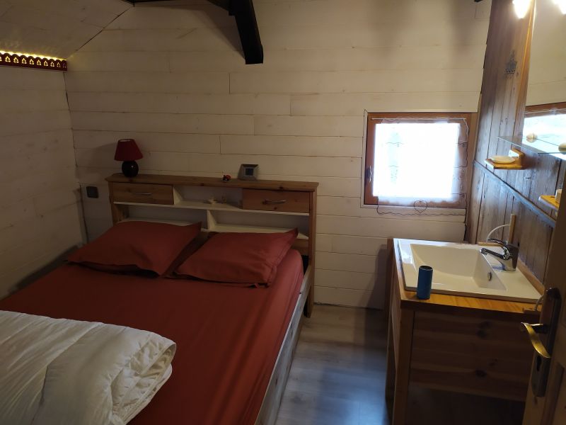 photo 4 Location entre particuliers Les Contamines Montjoie chalet Rhne-Alpes Haute-Savoie chambre 1