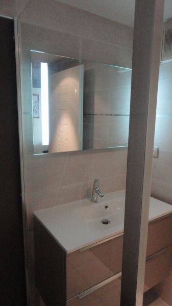 photo 4 Location entre particuliers Frjus appartement Provence-Alpes-Cte d'Azur Var salle de bain