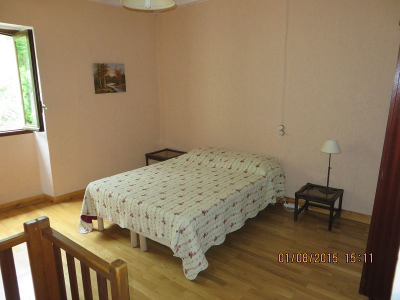 photo 8 Location entre particuliers Vallon-Pont-D'Arc villa Rhne-Alpes Ardche chambre 1