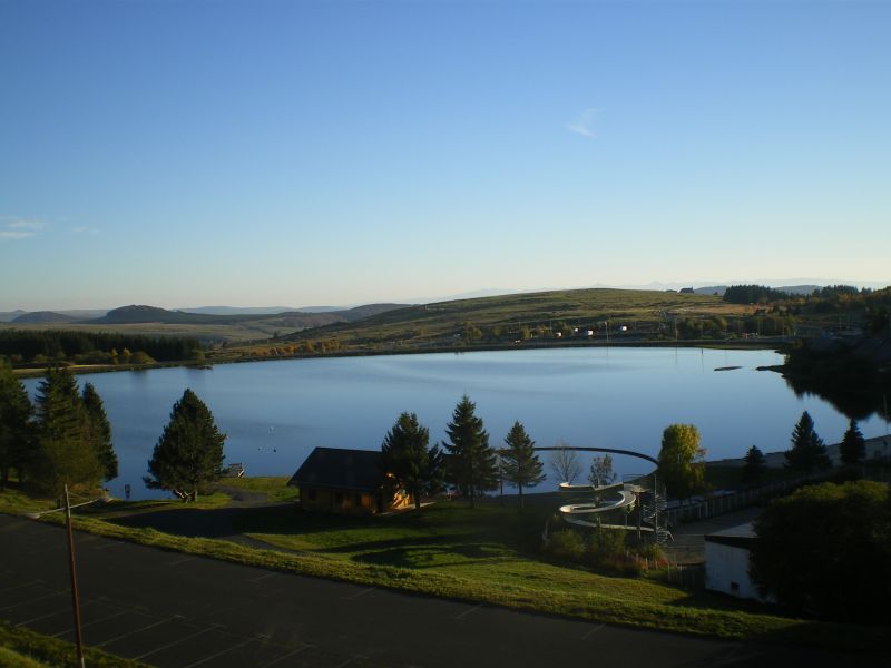 photo 1 Location entre particuliers Besse - Super Besse studio Auvergne Puy-de-Dme Vue du balcon