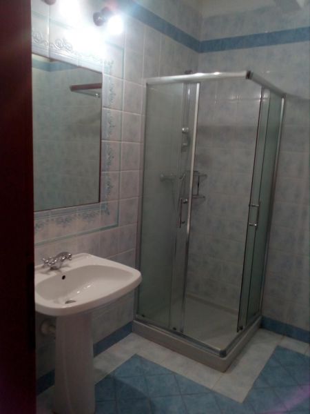 photo 10 Location entre particuliers Dolcedo appartement Ligurie Imperia (province d') salle de bain