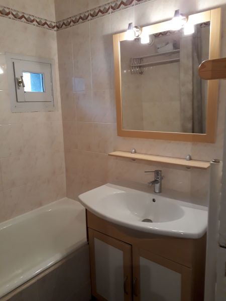 photo 12 Location entre particuliers Alpe d'Huez appartement Rhne-Alpes Isre salle de bain