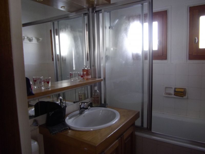 photo 12 Location entre particuliers Les Contamines Montjoie chalet Rhne-Alpes Haute-Savoie salle de bain