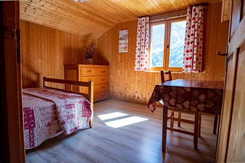 photo 9 Location entre particuliers Les Contamines Montjoie chalet Rhne-Alpes Haute-Savoie chambre 1