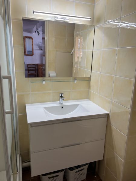 photo 15 Location entre particuliers Les Issambres appartement Provence-Alpes-Cte d'Azur Var salle de bain