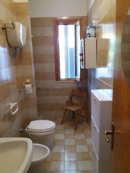 photo 18 Location entre particuliers Torre dell'Orso appartement Pouilles Lecce (province de) salle de bain