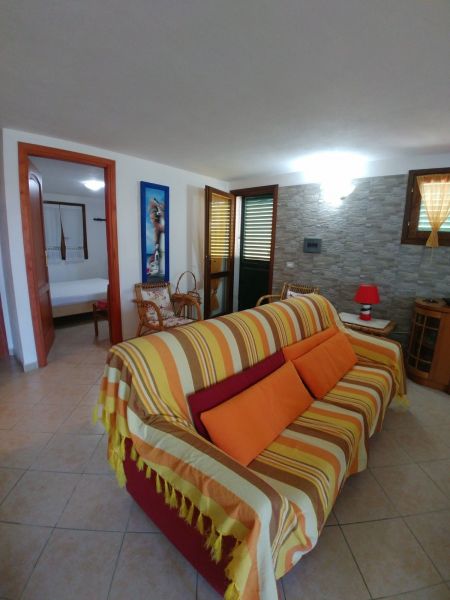 photo 5 Location entre particuliers Capo Comino appartement Sardaigne Nuoro (province de) Salle  manger