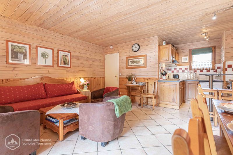 photo 4 Location entre particuliers Valfrjus chalet Rhne-Alpes Savoie Salon