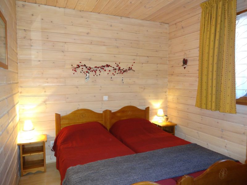 photo 9 Location entre particuliers Valfrjus chalet Rhne-Alpes Savoie chambre 1