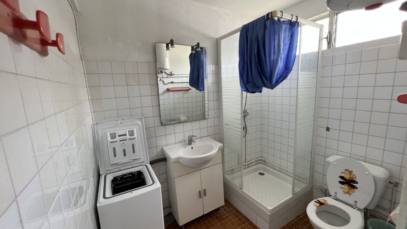 photo 4 Location entre particuliers Le Gosier (Guadeloupe) studio Grande Terre  salle de bain