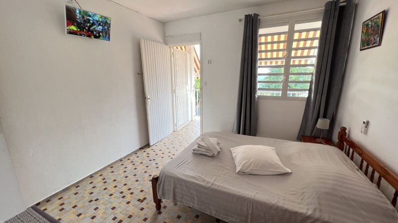 photo 10 Location entre particuliers Le Gosier (Guadeloupe) studio Grande Terre  chambre