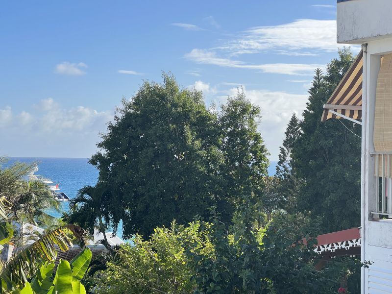 photo 0 Location entre particuliers Le Gosier (Guadeloupe) studio Grande Terre  Vue du balcon