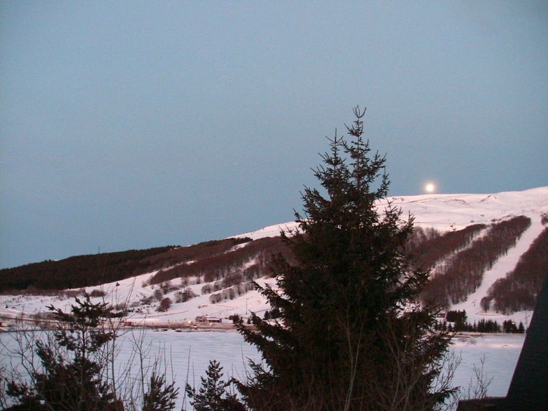 photo 22 Location entre particuliers Besse - Super Besse chalet Auvergne Puy-de-Dme Vue du balcon