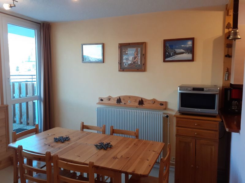 photo 13 Location entre particuliers Besse - Super Besse appartement Auvergne Puy-de-Dme Salle  manger