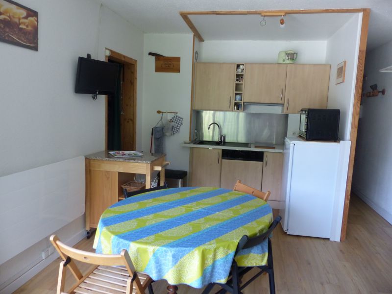 photo 2 Location entre particuliers Barges appartement Midi-Pyrnes Hautes-Pyrnes Coin cuisine