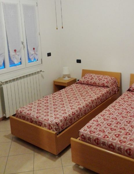 photo 6 Location entre particuliers Toscolano-Maderno maison Lombardie Brescia (province de) chambre 2