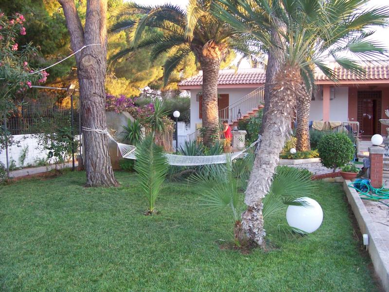 photo 8 Location entre particuliers Scoglitti appartement Sicile Raguse (province de) Jardin