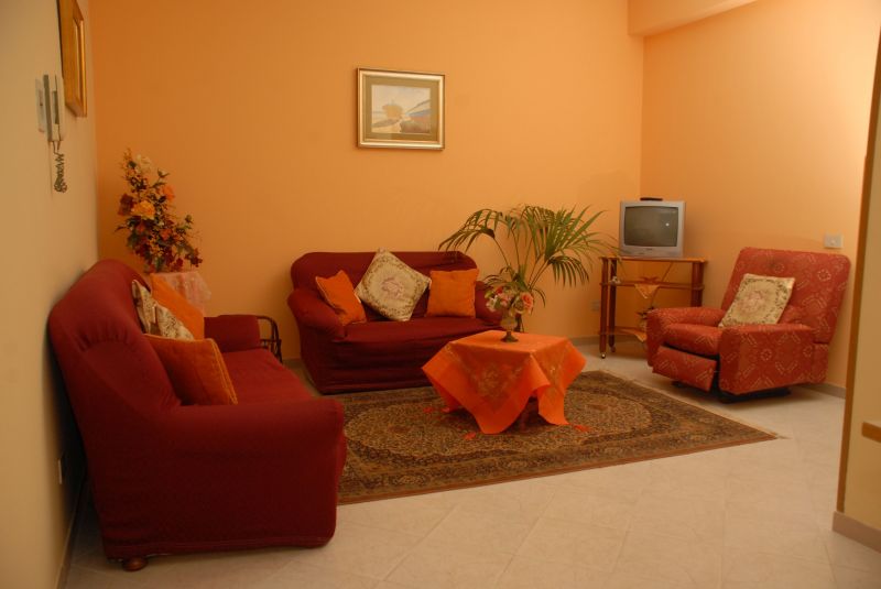 photo 3 Location entre particuliers Balestrate appartement Sicile Palerme (province de) Salon