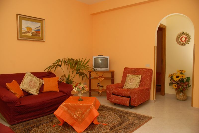 photo 4 Location entre particuliers Balestrate appartement Sicile Palerme (province de) Salon