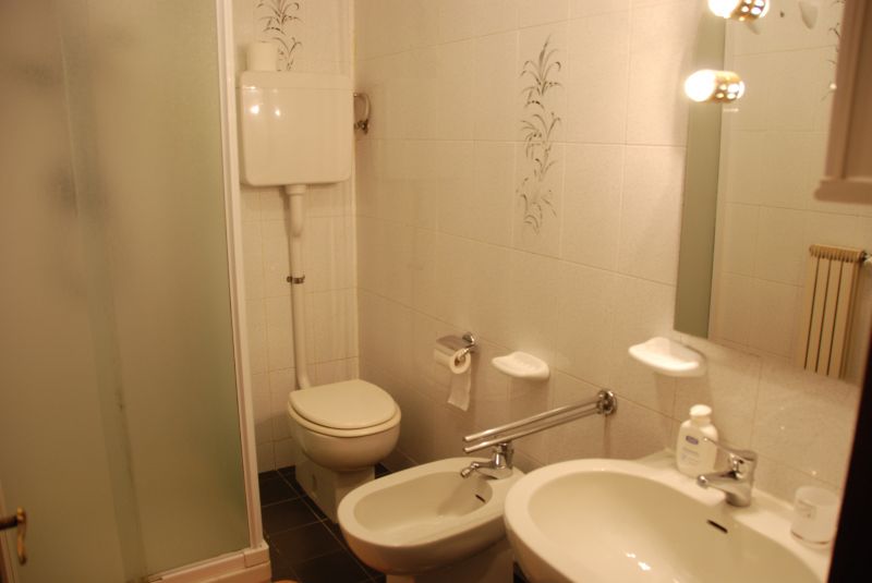 photo 10 Location entre particuliers Savone appartement Ligurie Savone (province de) salle de bain