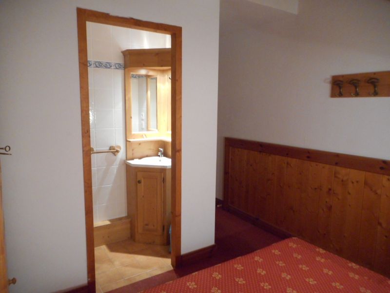 photo 19 Location entre particuliers Oz en Oisans appartement Rhne-Alpes Isre Salle d'eau