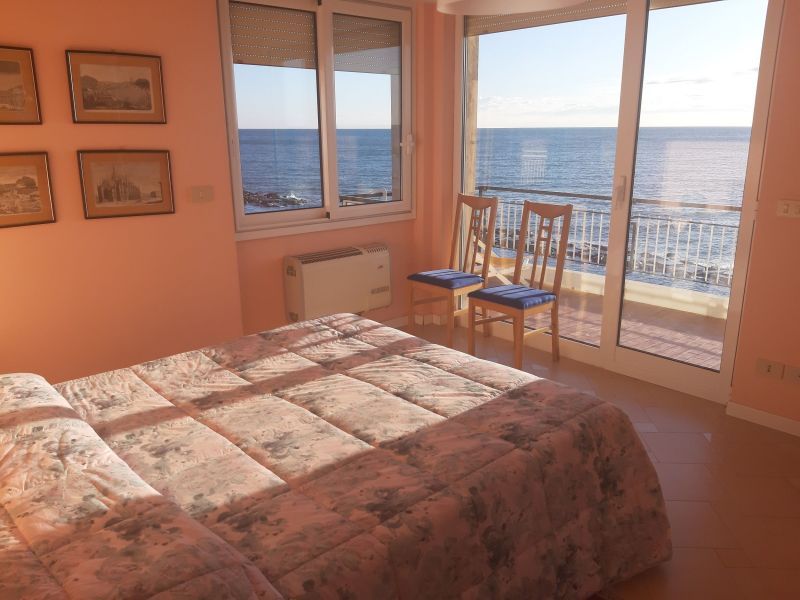 photo 4 Location entre particuliers Diano Marina appartement Ligurie Imperia (province d') chambre