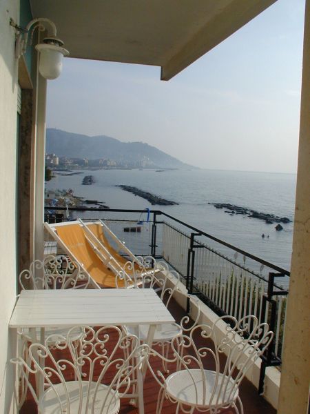 photo 7 Location entre particuliers Diano Marina appartement Ligurie Imperia (province d') Vue du balcon
