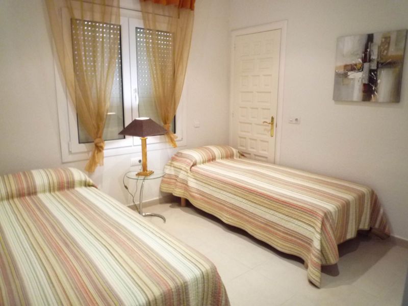 photo 10 Location entre particuliers Empuriabrava villa Catalogne Grone (province de) chambre 2