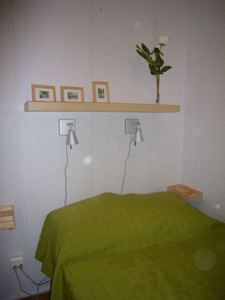 photo 3 Location entre particuliers Saint Cyr sur Mer appartement Provence-Alpes-Cte d'Azur Var chambre