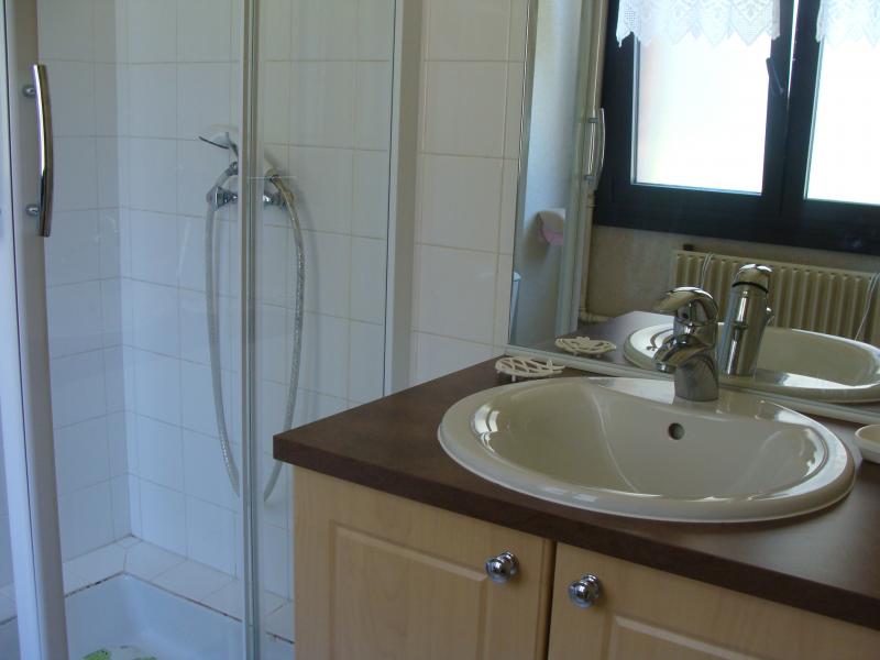 photo 4 Location entre particuliers Ceillac en Queyras studio Provence-Alpes-Cte d'Azur Hautes-Alpes salle de bain