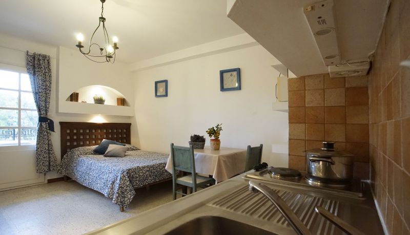 photo 7 Location entre particuliers Hyres studio Provence-Alpes-Cte d'Azur Var chambre