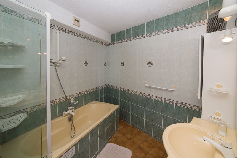 photo 8 Location entre particuliers Orcires Merlette appartement Provence-Alpes-Cte d'Azur Hautes-Alpes salle de bain