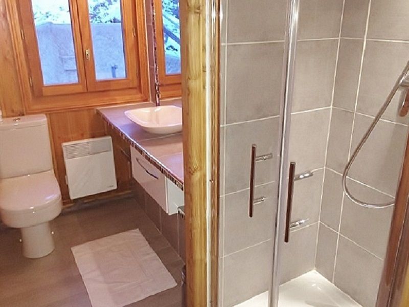 photo 2 Location entre particuliers Vars chalet Provence-Alpes-Cte d'Azur Hautes-Alpes salle de bain