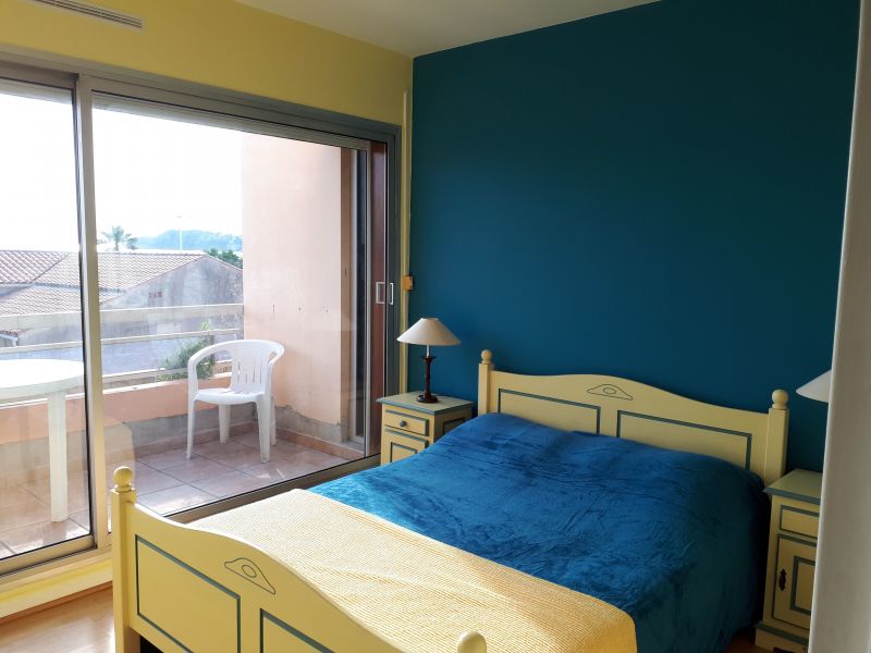 photo 8 Location entre particuliers Sanary-sur-Mer appartement Provence-Alpes-Cte d'Azur Var chambre 1