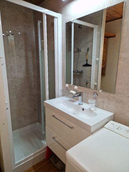 photo 21 Location entre particuliers Les Carroz d'Araches appartement Rhne-Alpes Haute-Savoie salle de bain