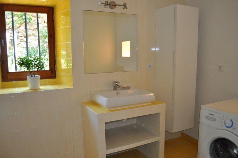 photo 14 Location entre particuliers Saint-Montan gite Rhne-Alpes Ardche salle de bain