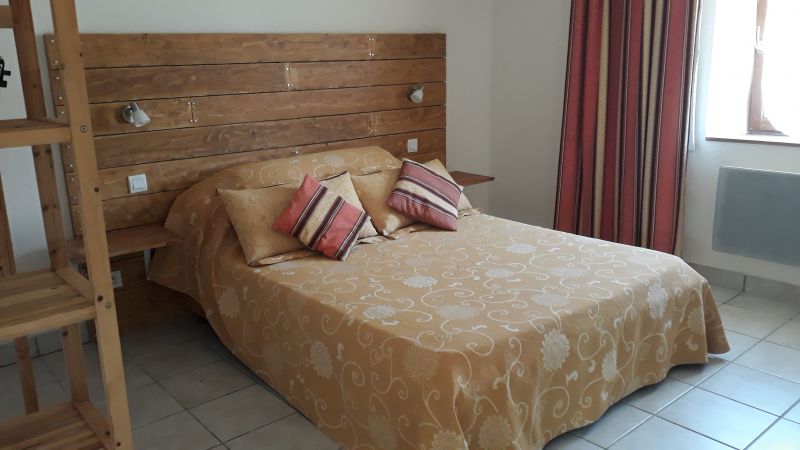 photo 2 Location entre particuliers Dinan gite Bretagne Ctes d'Armor chambre